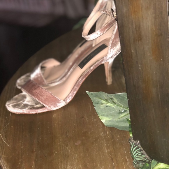 Heels - Picture 2 of 3